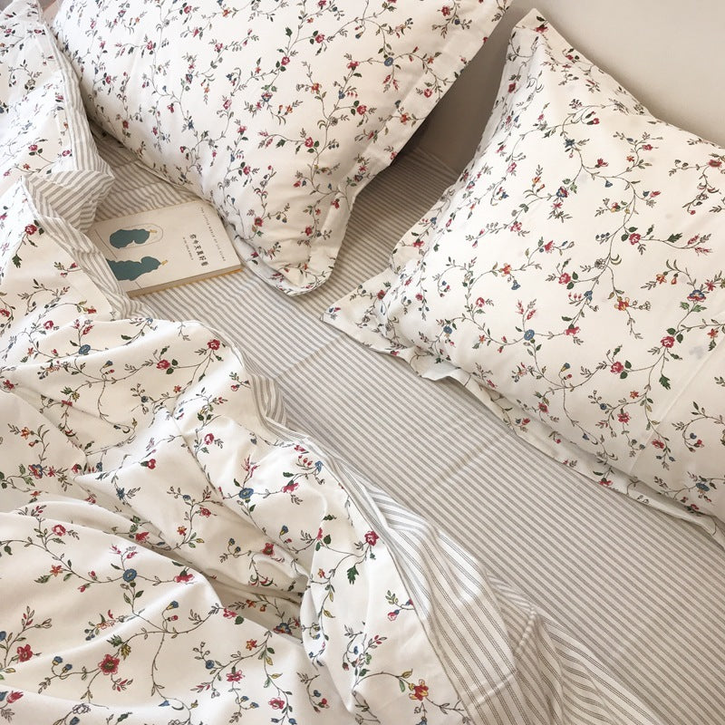 Four-piece set of small floral cotton bed