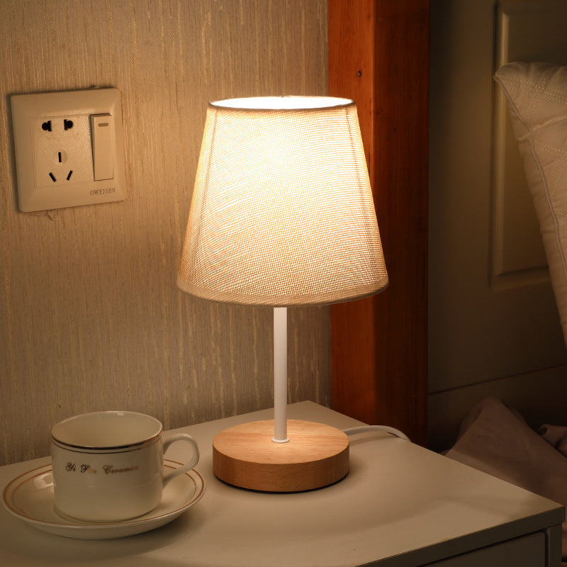 Bed And Breakfast Solid Wood Fabric Nordic Decorative Table Lamp