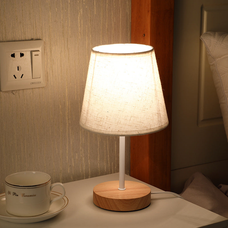 Bed And Breakfast Solid Wood Fabric Nordic Decorative Table Lamp