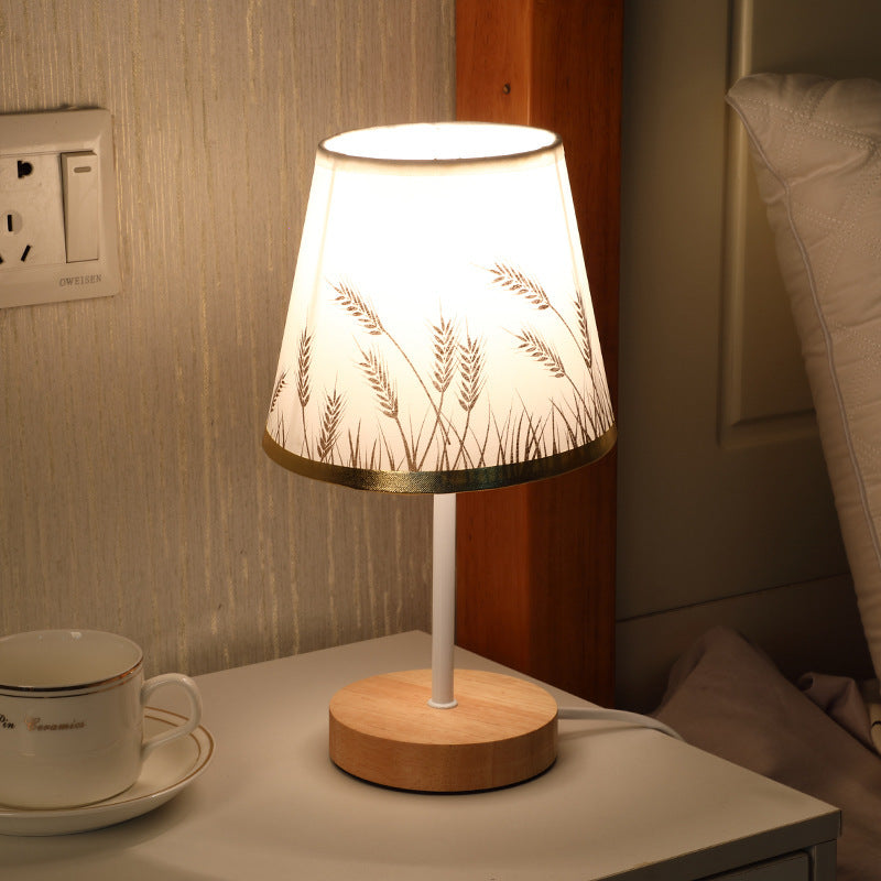 Bed And Breakfast Solid Wood Fabric Nordic Decorative Table Lamp