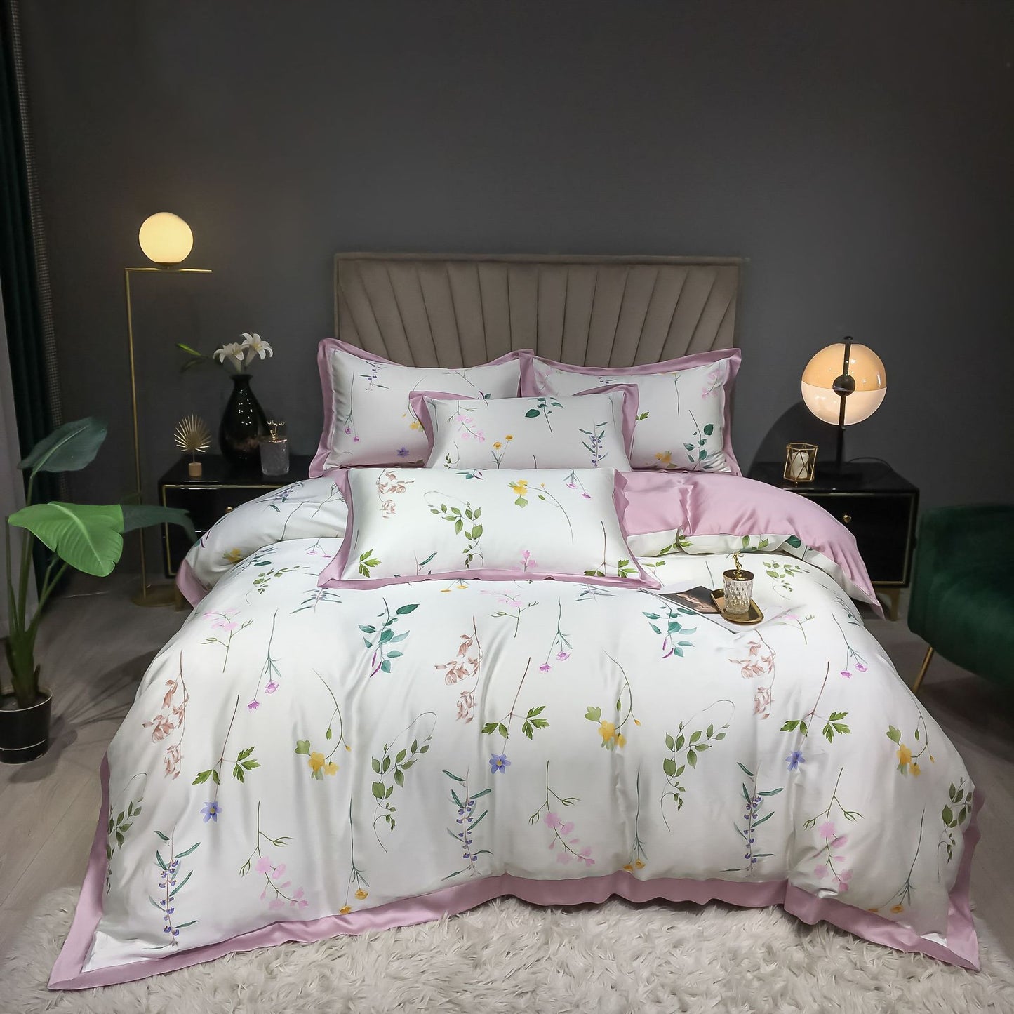 Double Sided Silk Printed Bed Set Of Four Pieces With Ice Silk